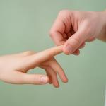 Bevor Sie eine Tablette nehmen, versuchen Sie es mit einer Finger-Massage